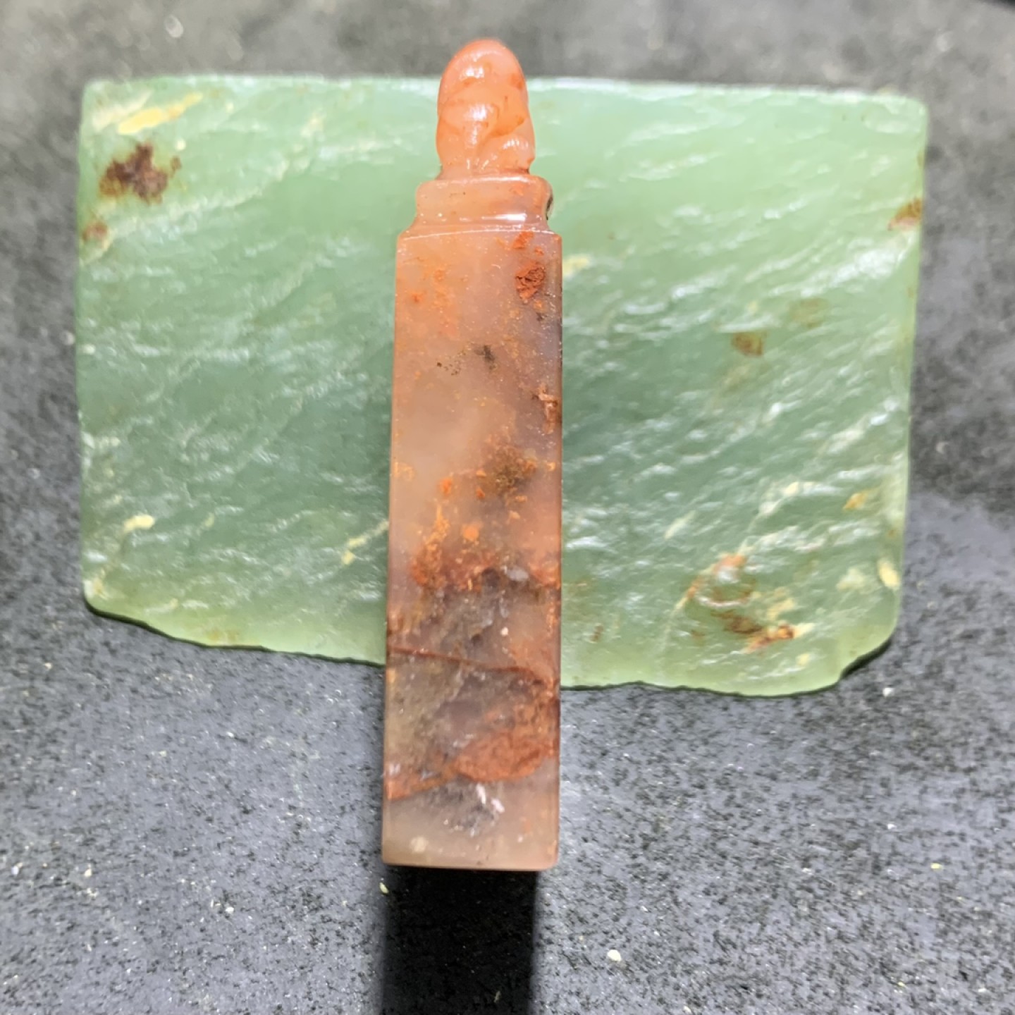 老挝朱砂结晶冻雕刻如意钮章料一方，