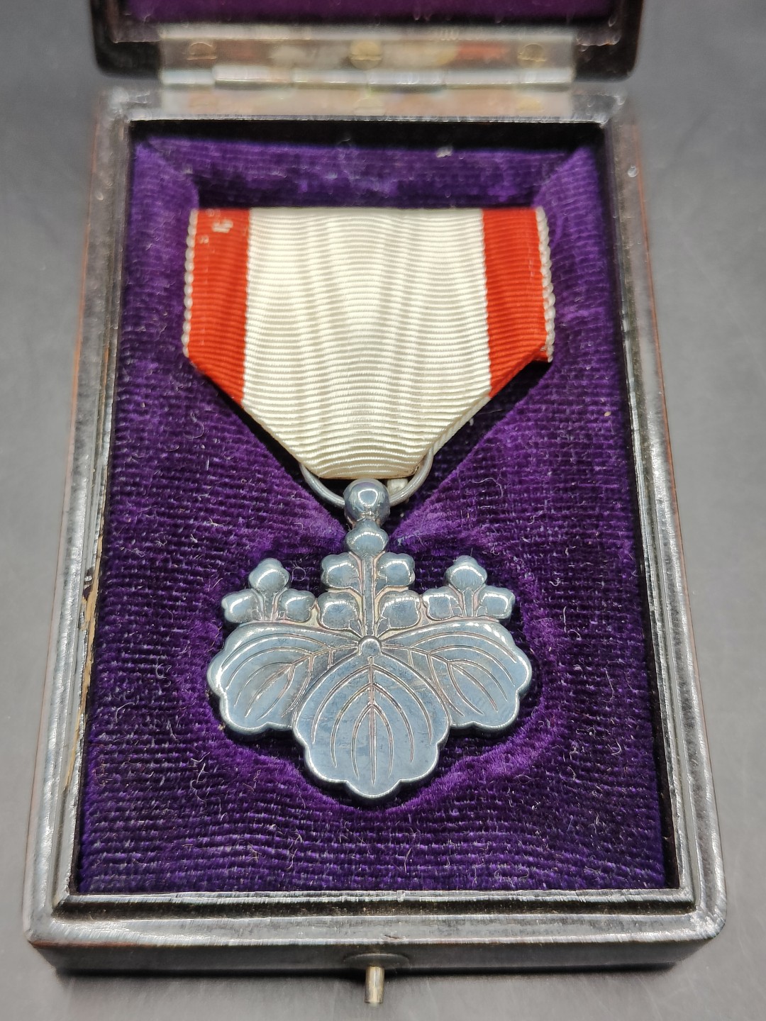 全场0元起拍 第44期 咸鱼国勋章拍卖专场 4月5日（周三）下午6：00开始 日本二战时期八等白叶章 银制