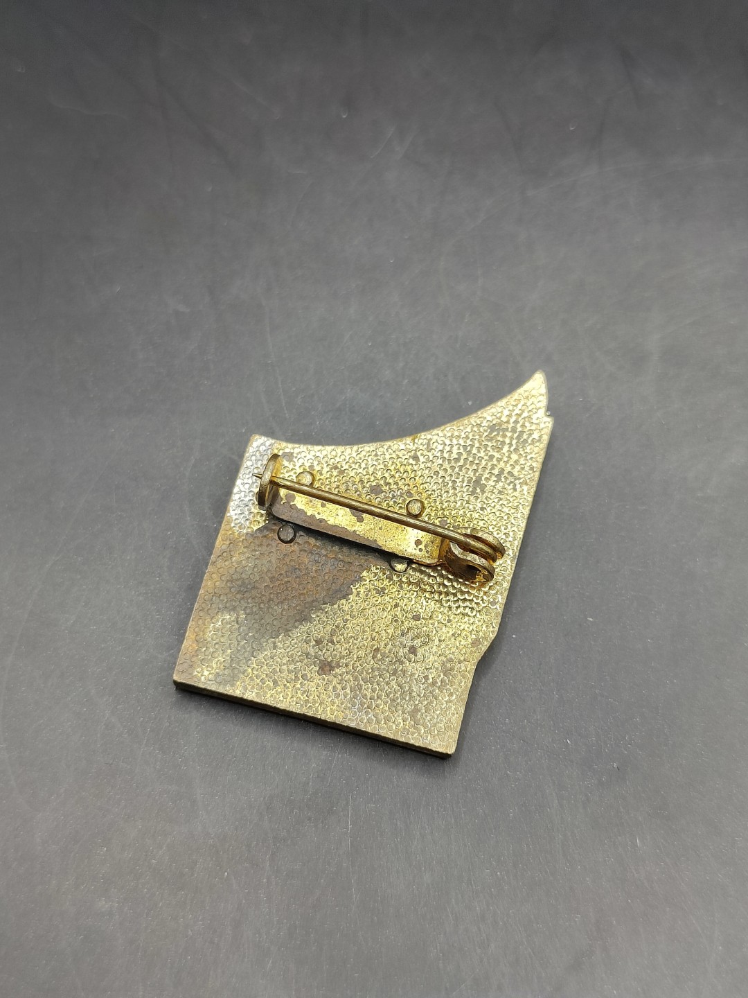 全场0元起拍 第44期 咸鱼国勋章拍卖专场 4月5日（周三）下午6：00开始 东德gst奖章