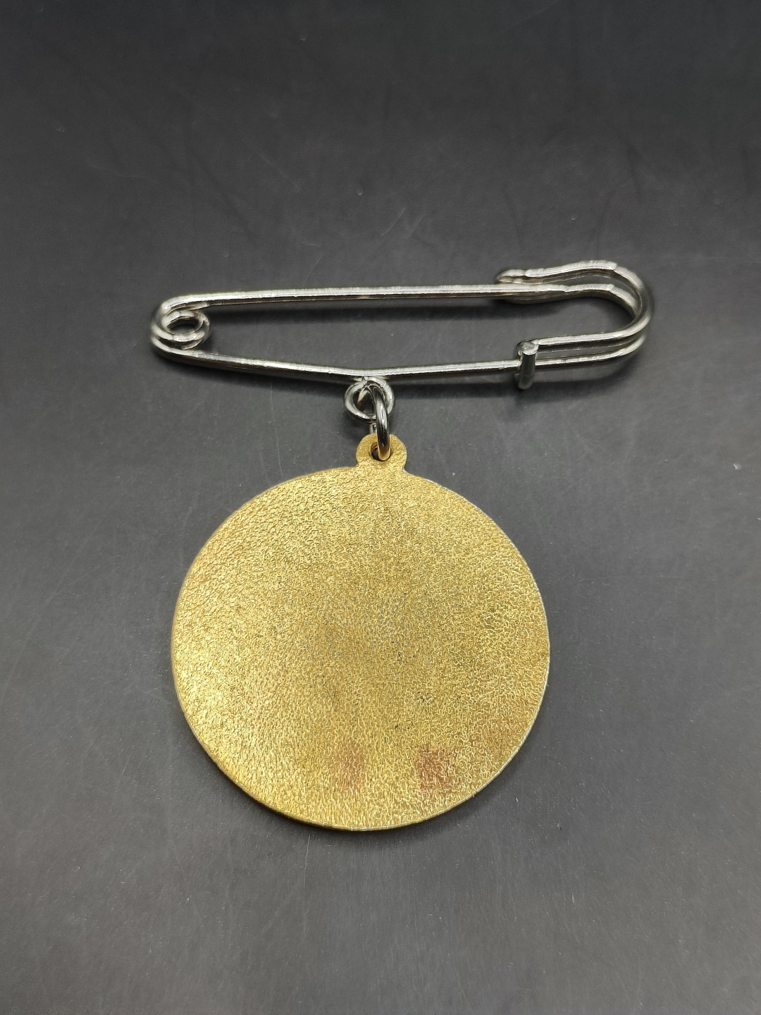 全场0元起拍 第44期 咸鱼国勋章拍卖专场 4月5日（周三）下午6：00开始 朝总联50周年纪念章