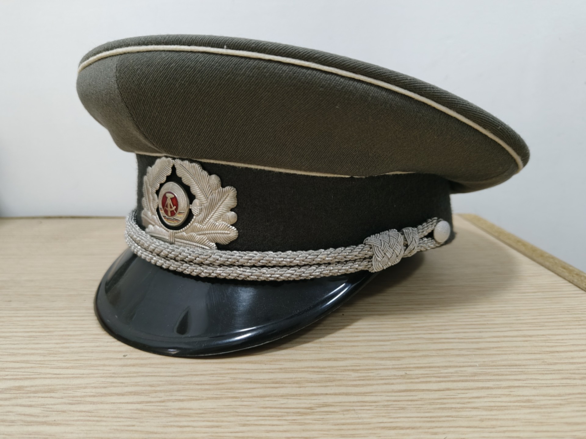 全场0元起拍 第44期 咸鱼国勋章拍卖专场 4月5日（周三）下午6：00开始 东德中期军官大檐帽 60cm