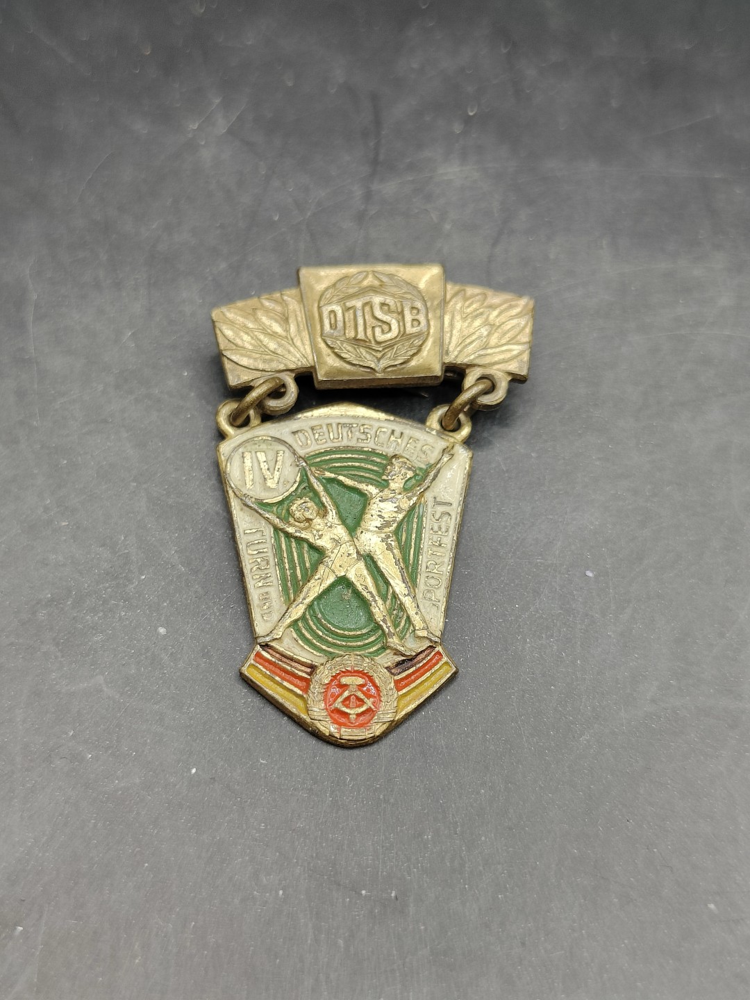 全场0元起拍 第44期 咸鱼国勋章拍卖专场 4月5日（周三）下午6：00开始 东德dtsb奖章