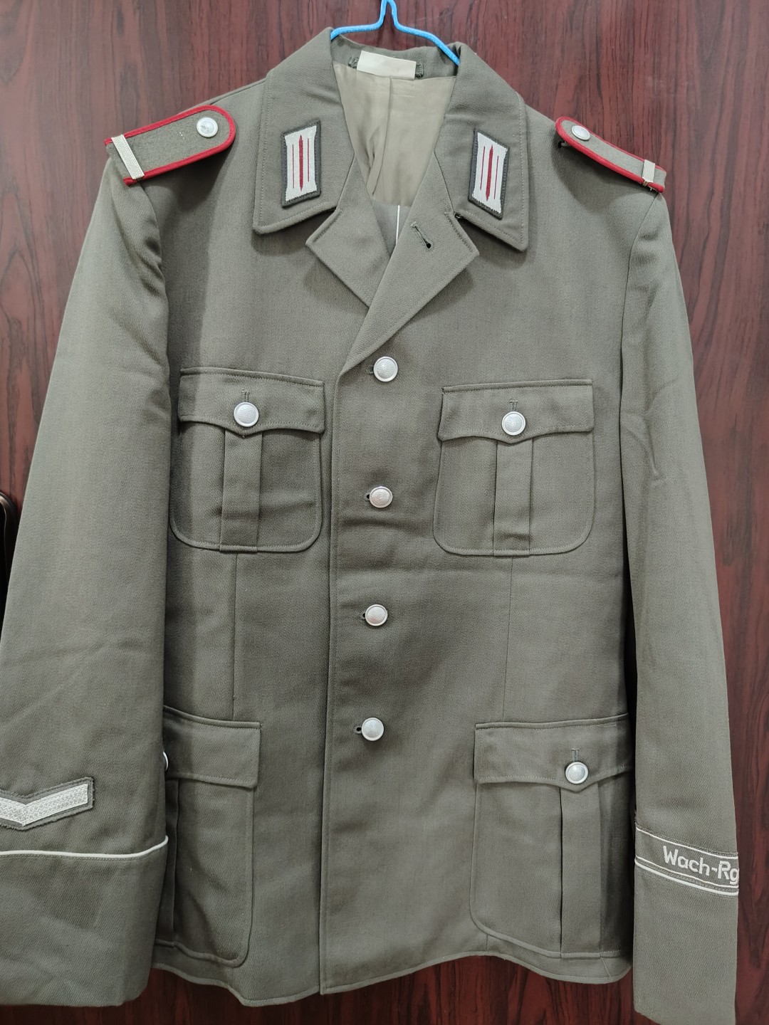 全场0元起拍 第44期 咸鱼国勋章拍卖专场 4月5日（周三）下午6：00开始 东德mfs捷尔任斯基警卫员仪仗队士兵常服一套 马裤呢面料 上衣ug52 直裤sg52