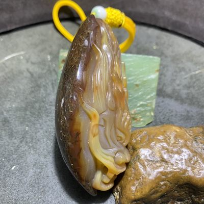 精美高玉化巴西玛瑙俏色巧雕龙首把件一个， - 精美高玉化巴西玛瑙俏色巧雕龙首把件一个，