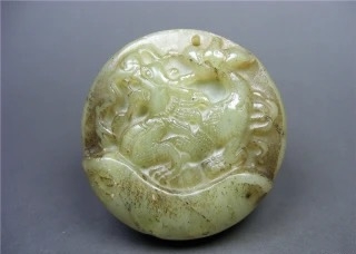 ｜冷门出品｜精选专拍·第贰拾贰场· 地方玉仿古带沁厚实双面工浮雕十二生肖八卦大圆璧