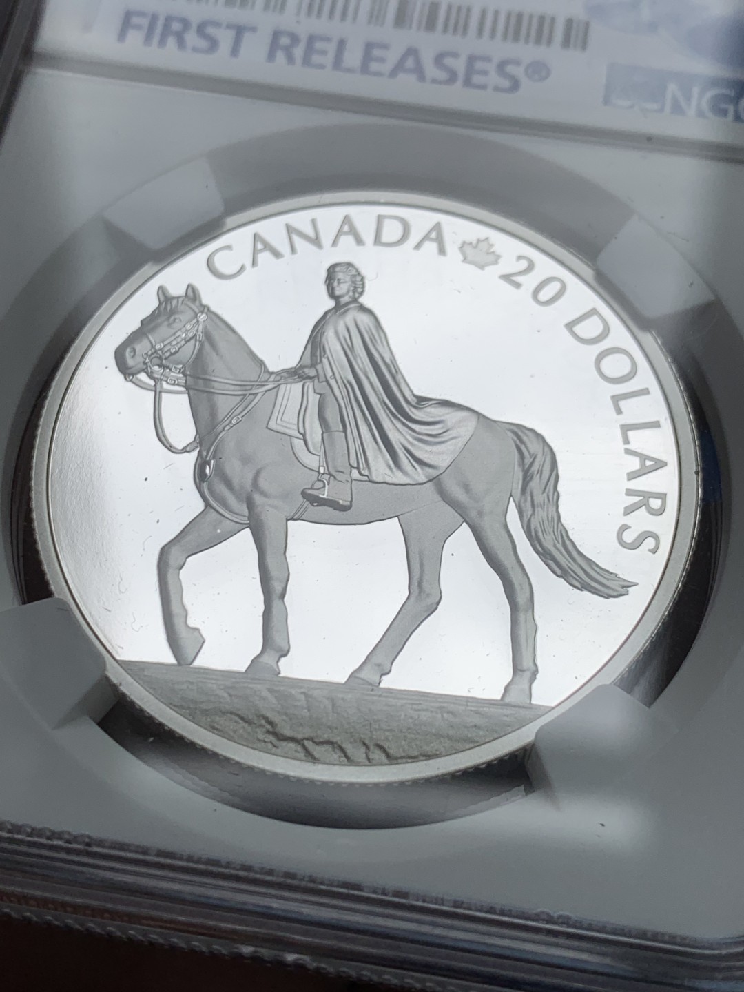 《竞宝斋》第149场-周日，周一，周四 3场 (全场包邮) 2枚一起 NGC-PF 70UC 双满分蓝标套装 英国加拿大联合发行女王95岁诞辰套装 极其难得 盒证齐全