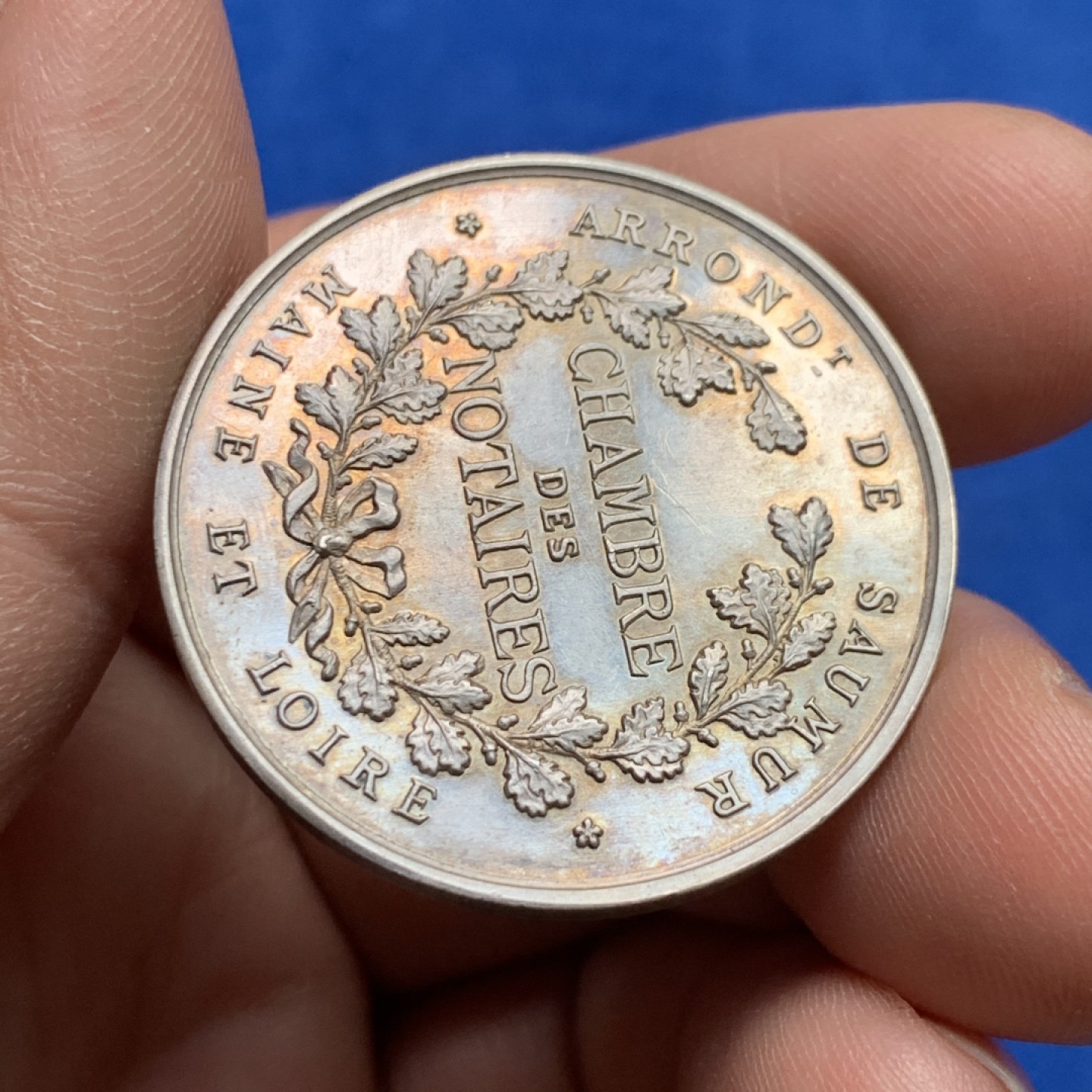《竞宝斋》第149场-周日，周一，周四 3场 (全场包邮) 法国 1880-1898 法国索米尔郡公证处 圆形银质代币 丰饶角银标，对边直径33.6mm，重量16.6g，状态极好