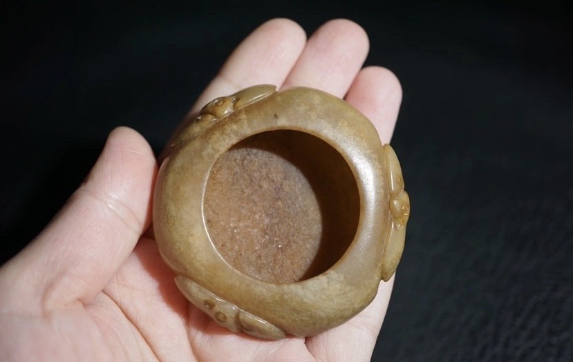 ｜冷门出品｜精选专拍·第贰拾叁场· 明清工老和田玉蝙蝠水盂摆件