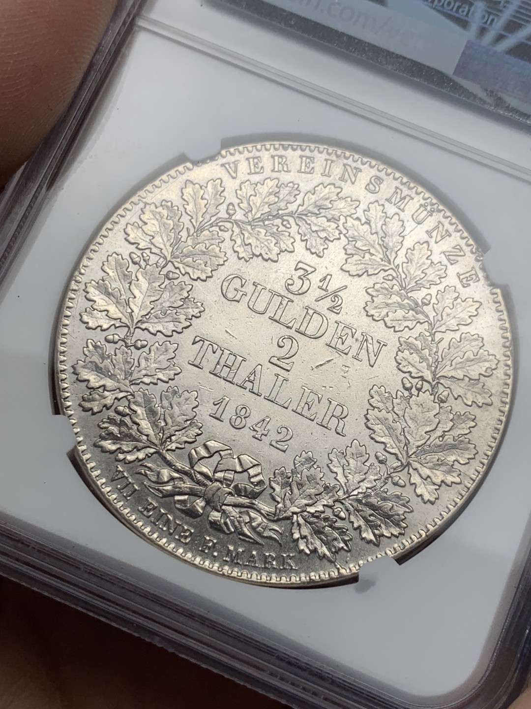 《竞宝斋》第149场-周日，周一，周四 3场 (全场包邮) NGC AUD 德国1842年法兰克福2泰勒大银流通版 鹰毛俱全，鹰面4点方向是一小块铸缺