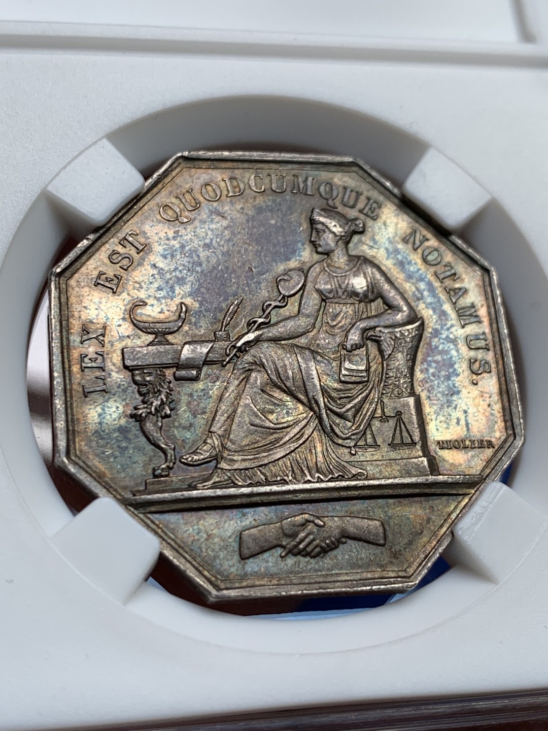 《竞宝斋》第149场-周日，周一，周四 3场 (全场包邮) 法国 1860-1879 八角银质代币 波尔多地区公证人 17.47g，33.5mm，蜜蜂边铭，正义之神坐在左边，靠在一张带有各种标志的桌子前的座位上，手里拿着审慎之神普鲁登斯的蛇镜和契约