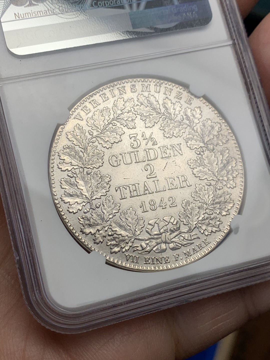 《竞宝斋》第149场-周日，周一，周四 3场 (全场包邮) NGC AUD 德国1842年法兰克福2泰勒大银流通版 鹰毛俱全，鹰面4点方向是一小块铸缺