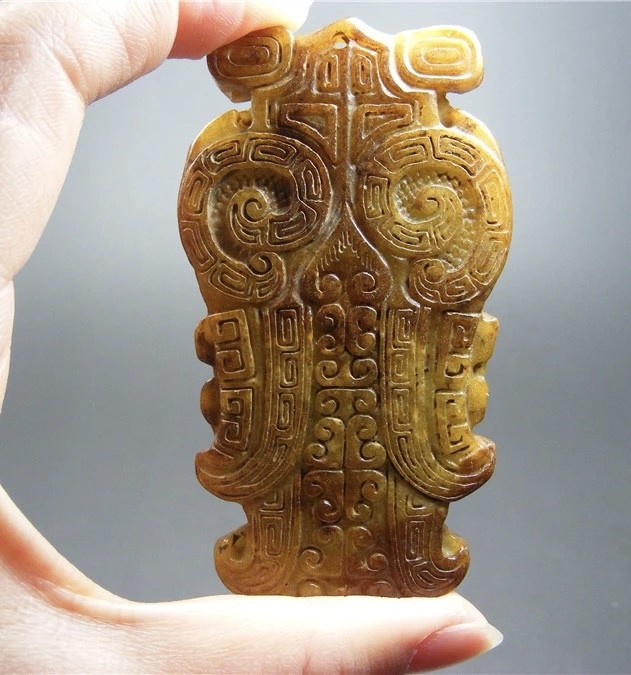 ｜冷门出品｜精选专拍·第贰拾贰场· 地方玉带沁厚实双面工浮雕神鹰大佩