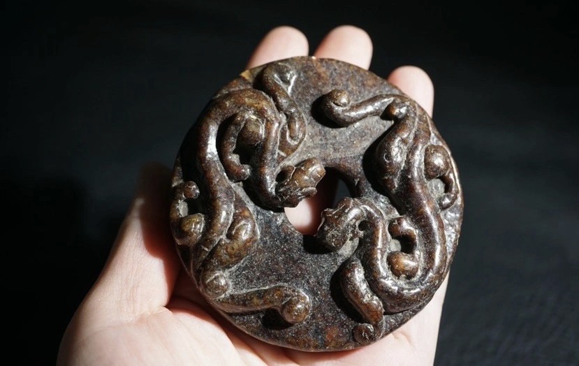 ｜冷门出品｜精选专拍·第贰拾叁场· 明清工老和田玉浅浮雕螭龙镇纸摆件