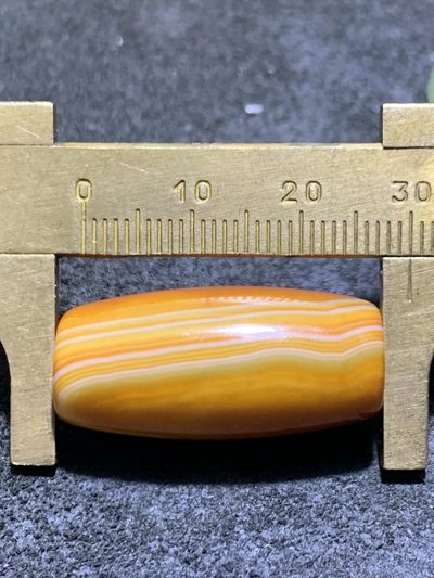 精美高玉化天眼千层纹纹缠丝玛瑙桶珠一颗， 精美高玉化天眼千层纹纹缠丝玛瑙桶珠一颗，