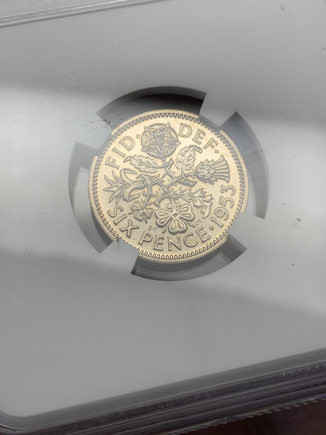 《竞宝斋》第149场-周日，周一，周四 3场 (全场包邮) NGC-PF64CA 1953年英国伊丽莎白二世加冕首年精制6便士，带cameo