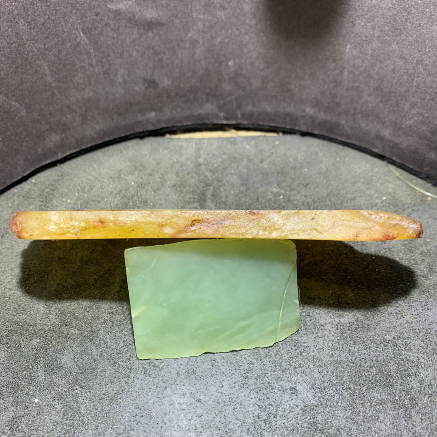 精美天然巴西玛瑙切片雕刻一马当先摆件一个，