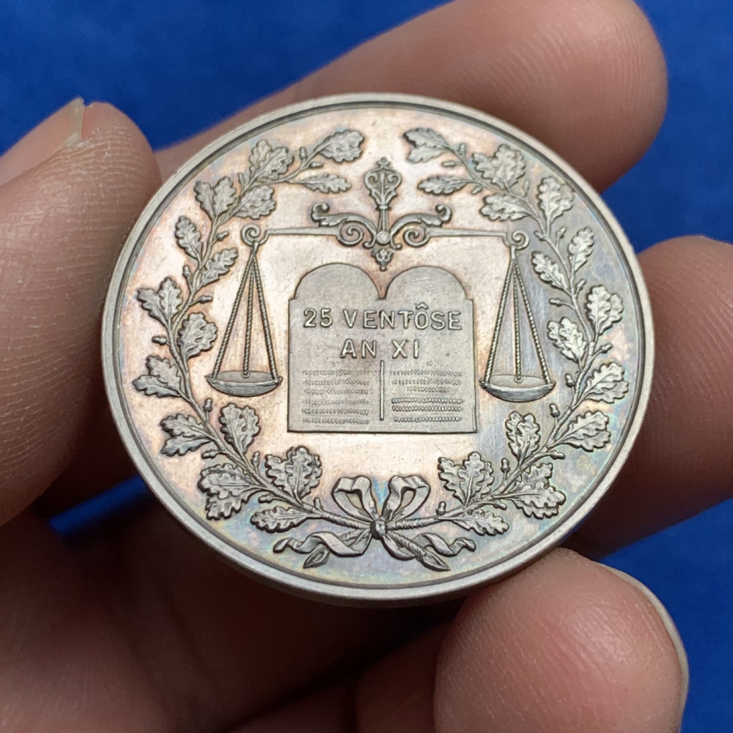 《竞宝斋》第149场-周日，周一，周四 3场 (全场包邮) 法国 1880-1898 法国索米尔郡公证处 圆形银质代币 丰饶角银标，对边直径33.6mm，重量16.6g，状态极好