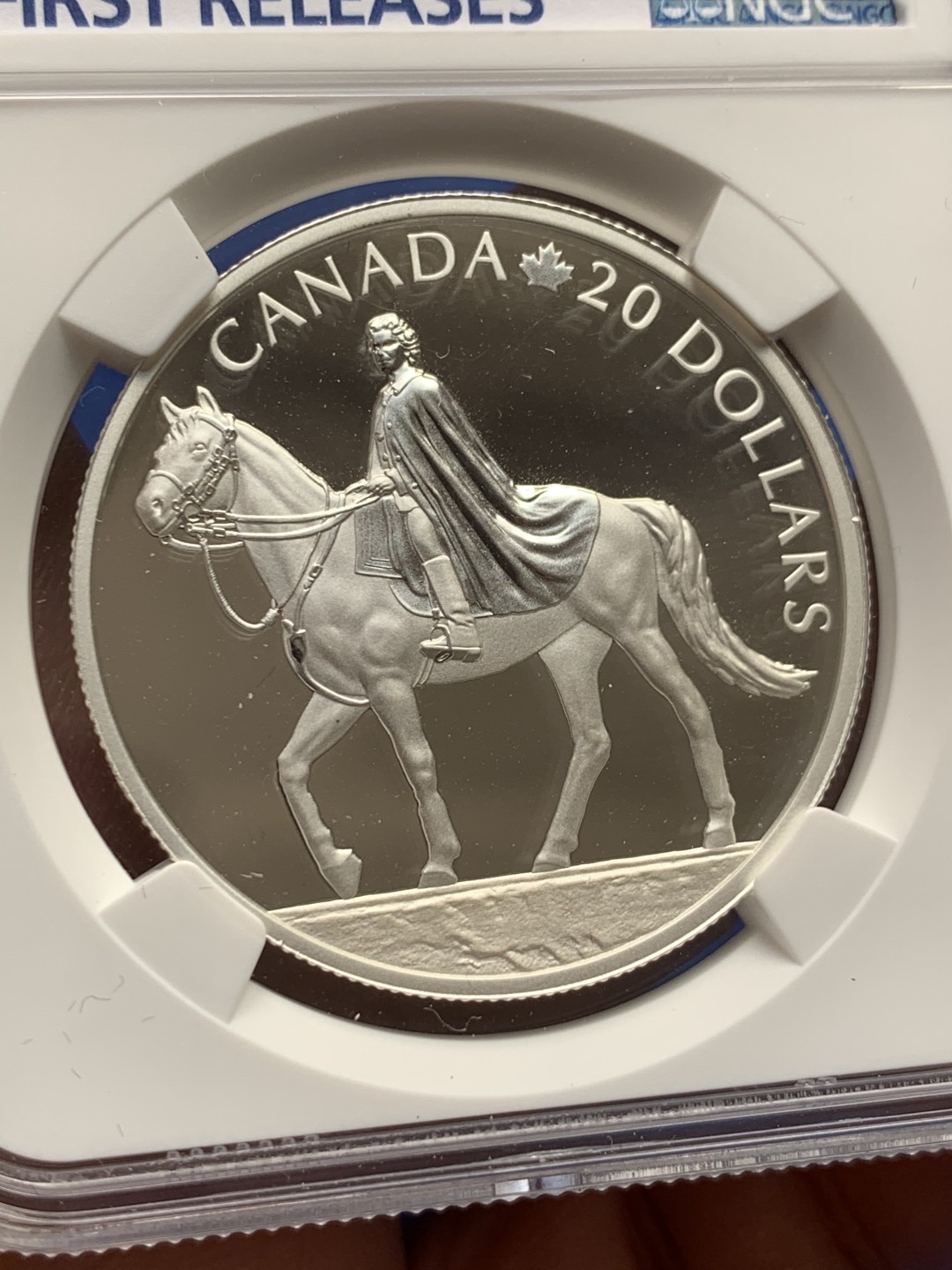 《竞宝斋》第149场-周日，周一，周四 3场 (全场包邮) 2枚一起 NGC-PF 70UC 双满分蓝标套装 英国加拿大联合发行女王95岁诞辰套装 极其难得 盒证齐全