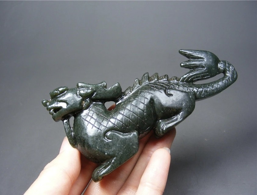｜冷门出品｜精选专拍·第贰拾叁场· 和田青玉带沁立体圆雕立龙大摆件