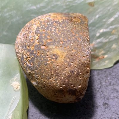 精美亚光蒙料战国红玛瑙高润度原皮雕刻一念之间吊坠一个 精美亚光蒙料战国红玛瑙高润度原皮雕刻一念之间吊坠一个