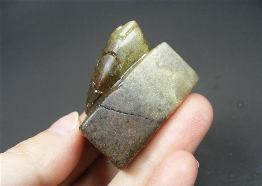 ｜冷门出品｜精选专拍·第贰拾贰场· 地方玉带沁立体圆雕三足金蟾无字印章摆件