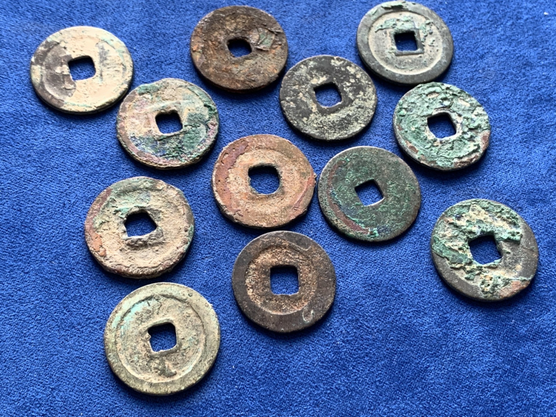 《竞宝斋》第149场-周日，周一，周四 3场 (全场包邮) 北宋小平版：宋元白铜质，嘉祐美制，名誉版政和隶书文政等