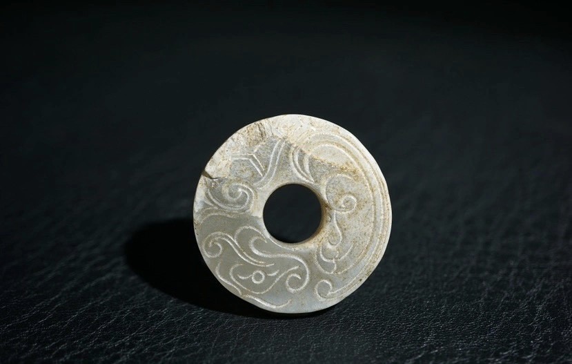 ｜冷门出品｜精选专拍·第贰拾叁场· 明清工老和田玉螭龙璧挂件带原生纹