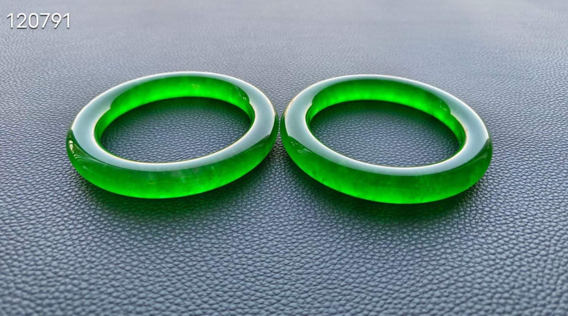 【超希少品・一点限り】翡翠(清代) 楽天市場】糸魚川翡翠 丁字頭 勾玉 7A級 縦約29mm 産地証明書