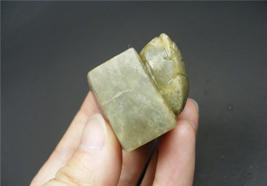 ｜冷门出品｜精选专拍·第贰拾贰场· 地方玉带沁立体圆雕三足金蟾无字印章摆件