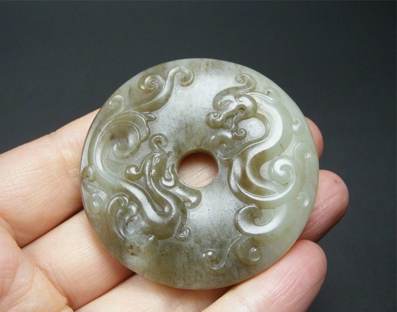 ｜冷门出品｜精选专拍·第贰拾叁场· 和田玉带糖色浮雕龙凤呈祥纹饰大圆文玩玉璧佩