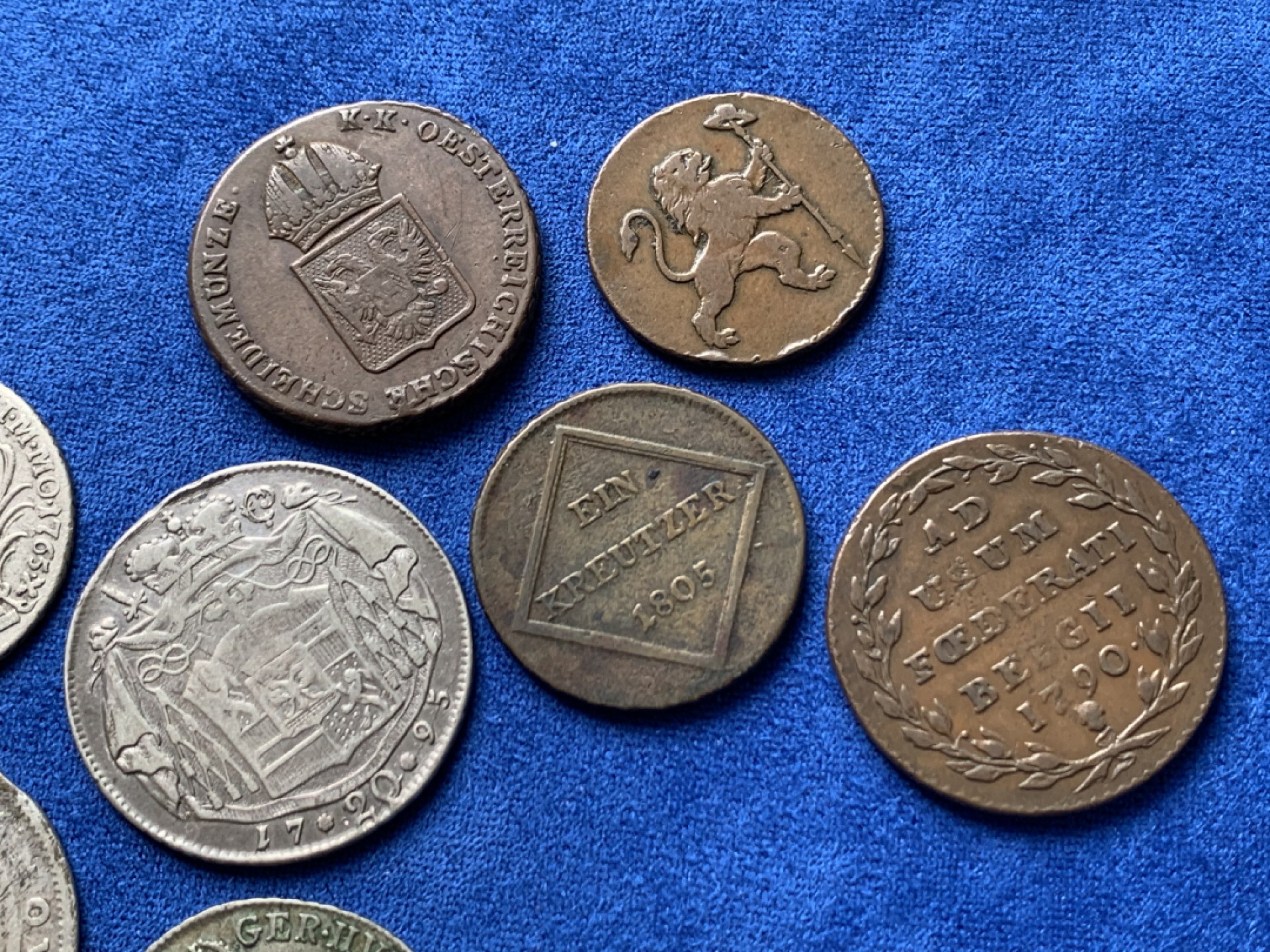 《竞宝斋》第149场-周日，周一，周四 3场 (全场包邮) 神罗辅币一组9枚 5银4铜 萨尔斯堡和尼德兰辅币都是不太常见的品种 换藏打包出 来价不低