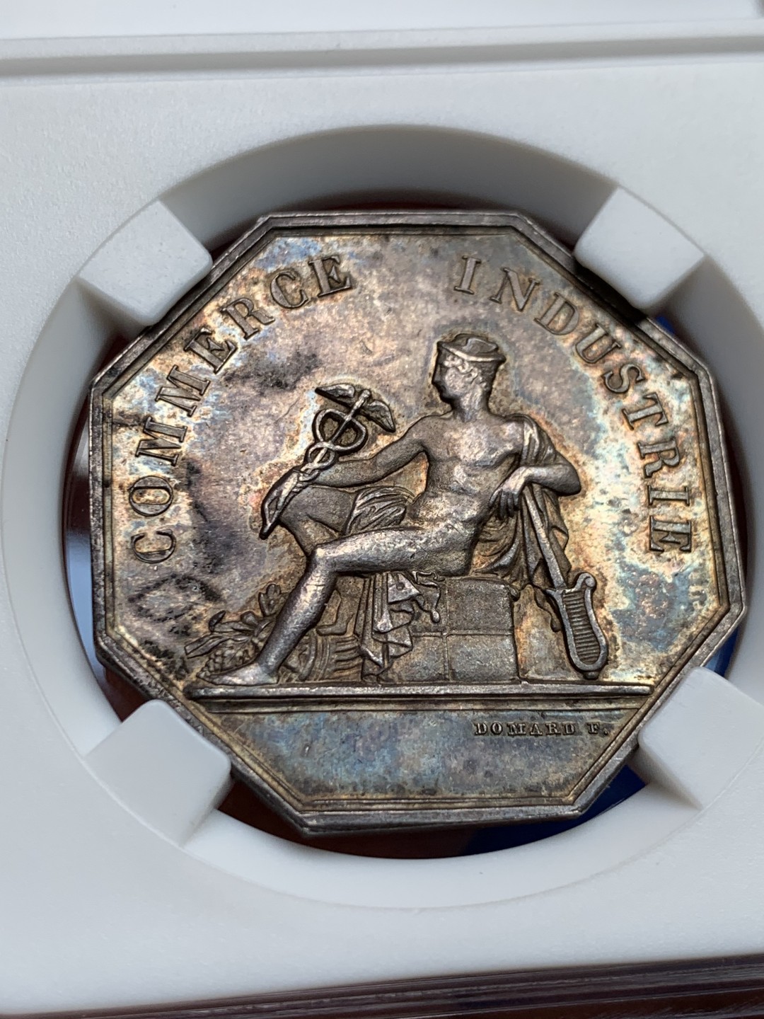 《竞宝斋》第149场-周日，周一，周四 3场 (全场包邮) 法国 1880-1898 八角银质代币 波尔多商会，19.4g，33.8mm，丰饶角边铭，正面是手持双蛇权杖的商业之神墨丘利，背面狮头船