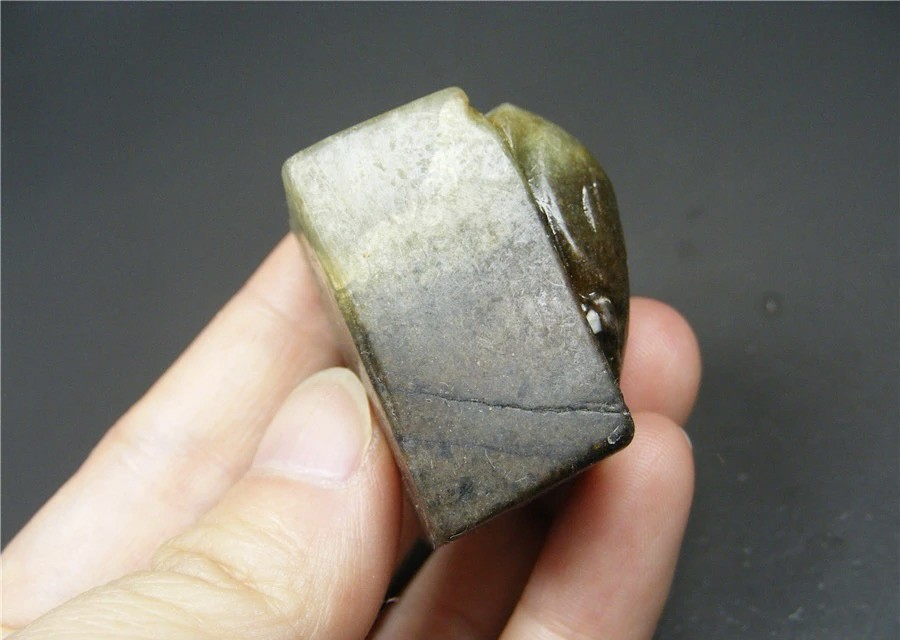 ｜冷门出品｜精选专拍·第贰拾贰场· 地方玉带沁立体圆雕三足金蟾无字印章摆件