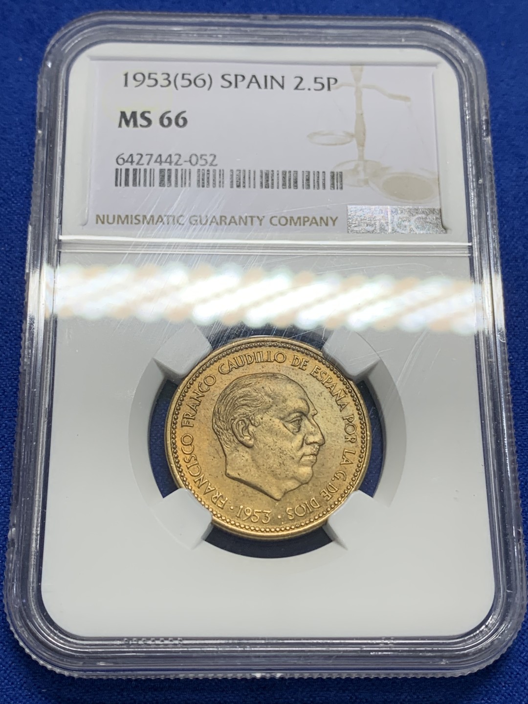 《竞宝斋》第149场-周日，周一，周四 3场 (全场包邮) 亚军分 NGC-MS66 西班牙1953年 佛朗哥2.5比塞塔铜币 单一年份面值本身就很少见 这样的品相就是顶级了