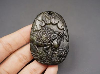 玉石翡翠玛瑙｜拍卖专场 - 地方玉 一路连科纹玉牌挂件