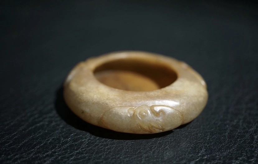 ｜冷门出品｜精选专拍·第贰拾叁场· 明清工老和田玉蝙蝠水盂摆件