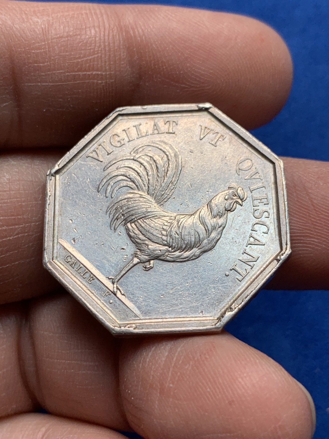 《竞宝斋》第149场-周日，周一，周四 3场 (全场包邮) 法国 查理十世高卢雄鸡 八角银质代币 早期无边铭 13.8克 对边29.8mm