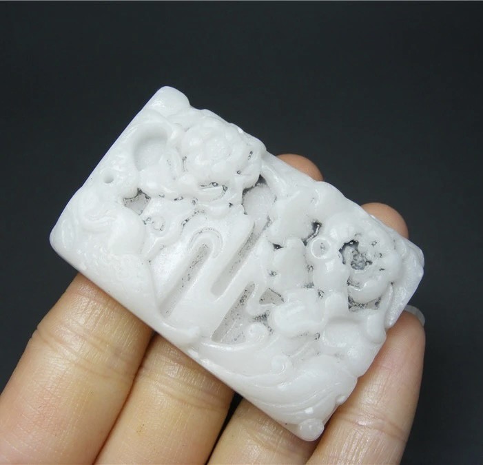 ｜冷门出品｜精选专拍·第贰拾叁场· 地方玉单面工凸起厚实浮雕花卉凤鸟大佩