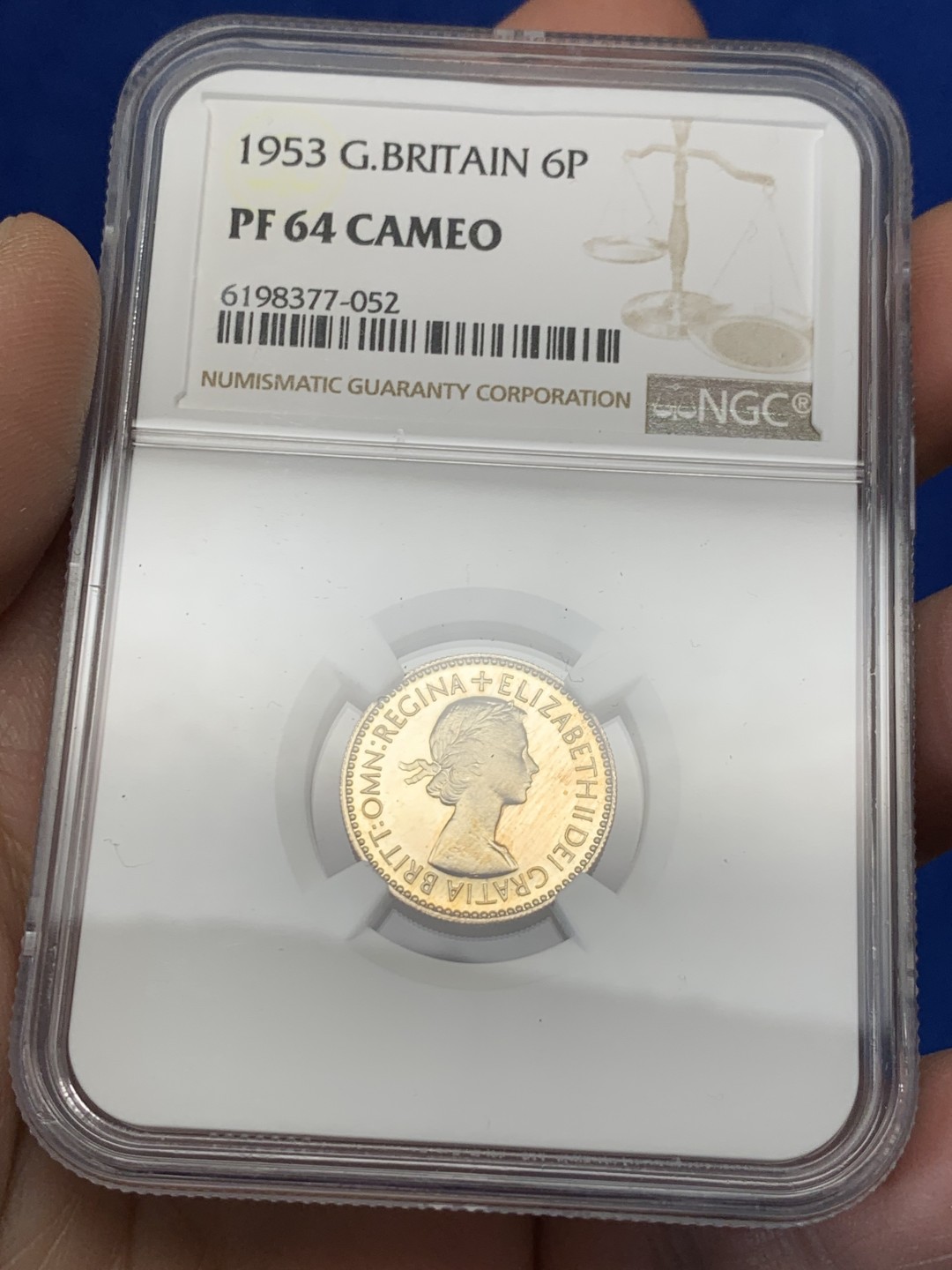 《竞宝斋》第149场-周日，周一，周四 3场 (全场包邮) NGC-PF64CA 1953年英国伊丽莎白二世加冕首年精制6便士，带cameo