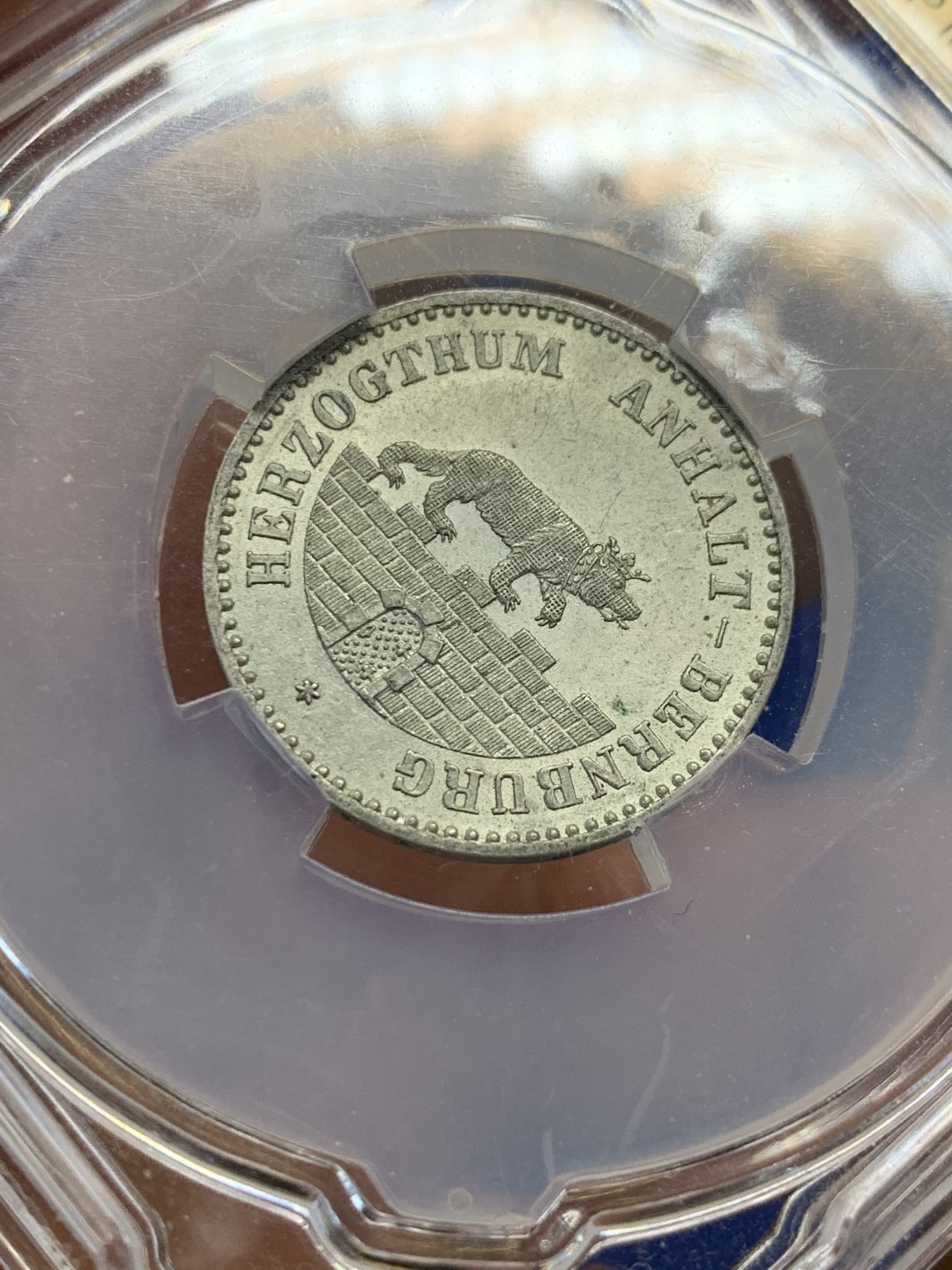 《竞宝斋》第149场-周日，周一，周四 3场 (全场包邮) 信泰MS65 德国安哈特小熊爬墙六分之一泰勒 银币