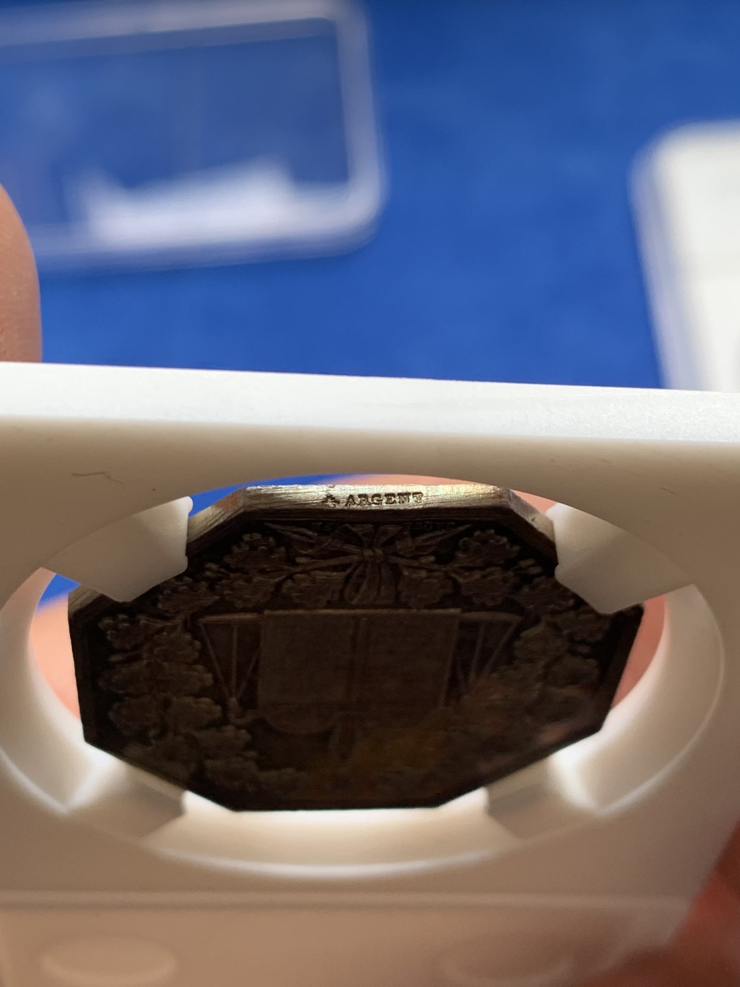 《竞宝斋》第149场-周日，周一，周四 3场 (全场包邮) 法国 1860-1879 八角银质代币 森利斯地区公证人，12.92g，31.5mm，蜜蜂边铭，原味五彩包浆