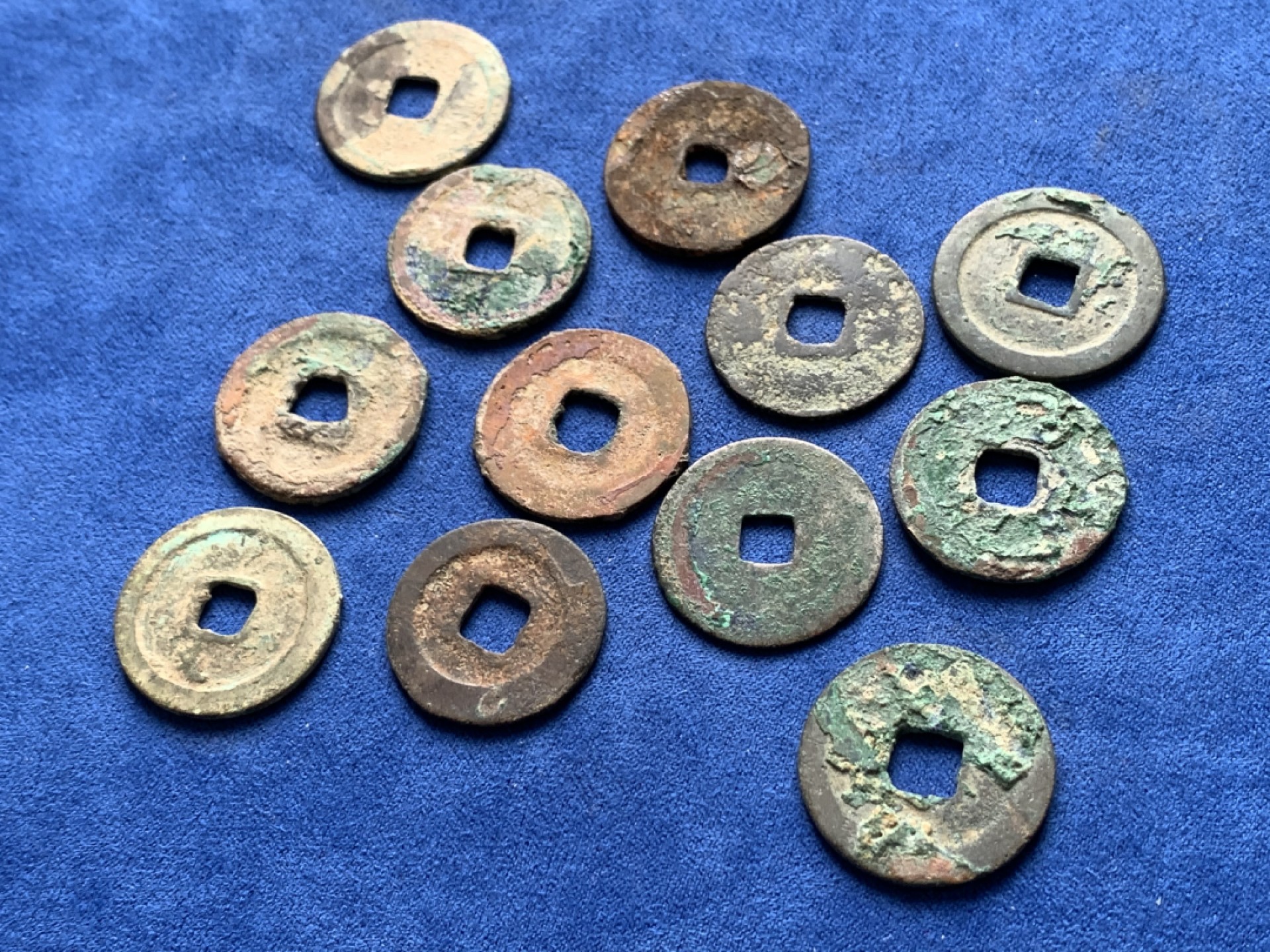 《竞宝斋》第149场-周日，周一，周四 3场 (全场包邮) 北宋小平版：宋元白铜质，嘉祐美制，名誉版政和隶书文政等