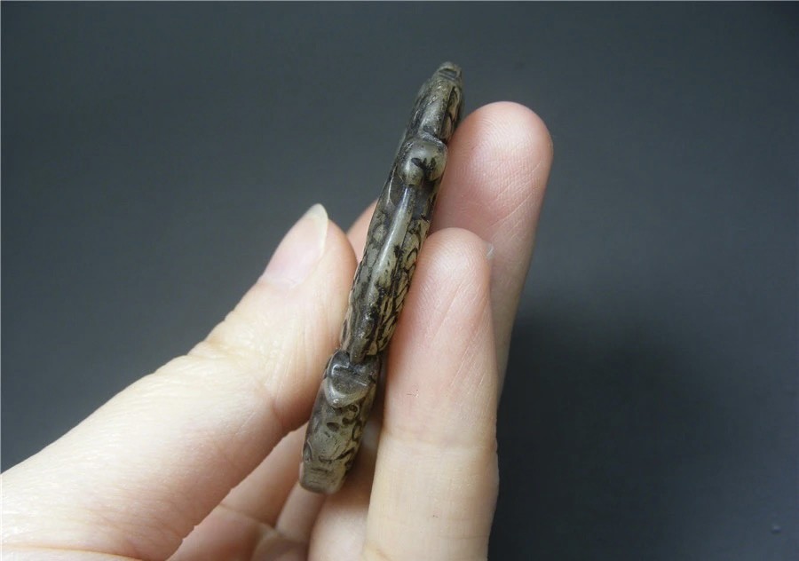 ｜冷门出品｜精选专拍·第贰拾贰场· 地方玉厚实双面工镂空双螭龙大佩