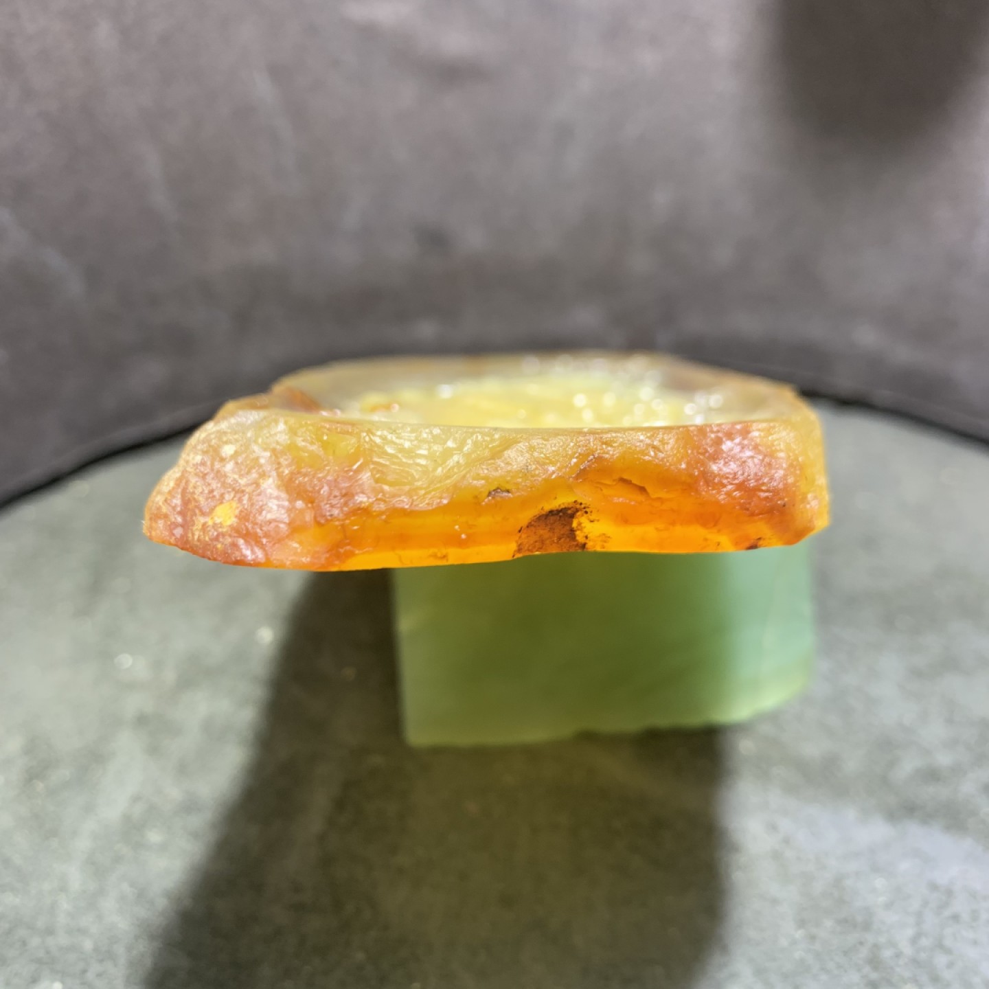 精美天然巴西玛瑙切片雕刻一马当先摆件一个，