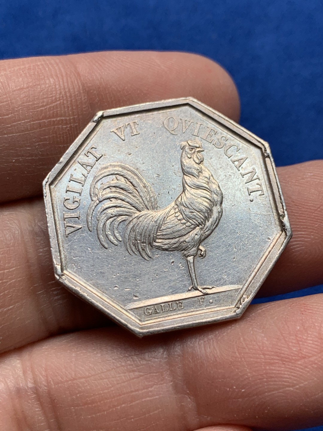 《竞宝斋》第149场-周日，周一，周四 3场 (全场包邮) 法国 查理十世高卢雄鸡 八角银质代币 早期无边铭 13.8克 对边29.8mm