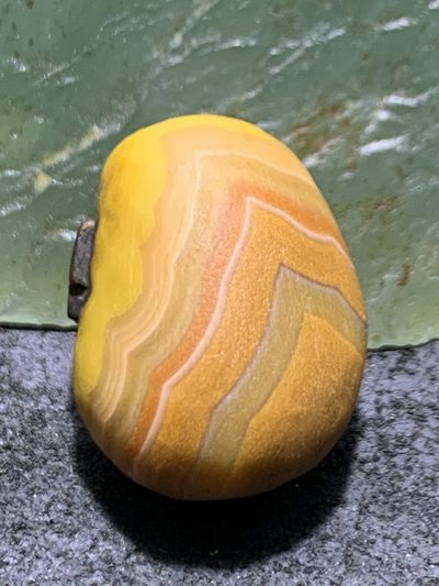 精美战国红玛瑙手工俏色巧雕一心向佛意境吊坠一个， 精美战国红玛瑙手工俏色巧雕一心向佛意境吊坠一个，