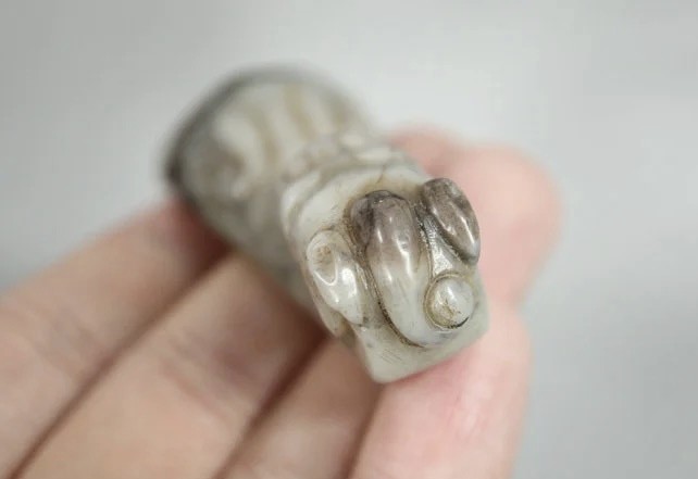 ｜冷门出品｜精选专拍·第贰拾伍场· 和田玉立体的龙代勾 黑沁