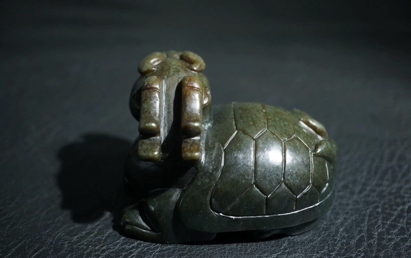 ｜冷门出品｜精选专拍·第贰拾陆场· 明清工老和田玉青玉龙龟镇纸摆件