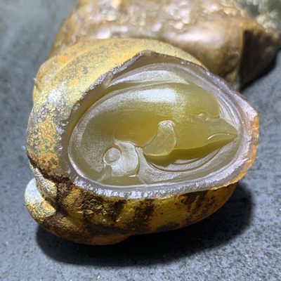 精美亚光蒙料战国红玛瑙高润度原皮雕刻海豚把件一个！ - 精美亚光蒙料战国红玛瑙高润度原皮雕刻海豚把件一个！
