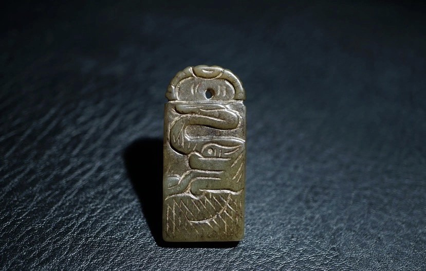 ｜冷门出品｜精选专拍·第贰拾伍场· 明清工老和田玉玉龙牌挂件